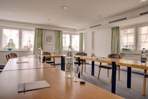 Romantik Hotel Säntis - image 13