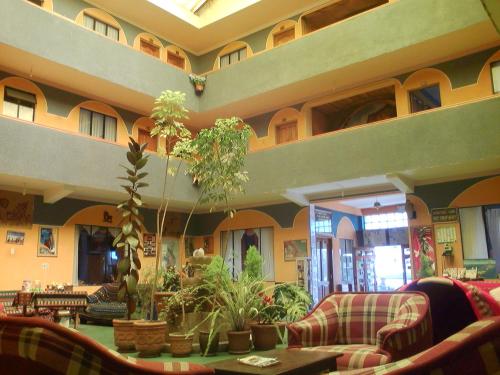 Restoranas, Hotel Utama in Copacabana