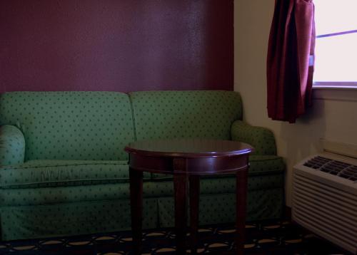 King Room - Non-Smoking