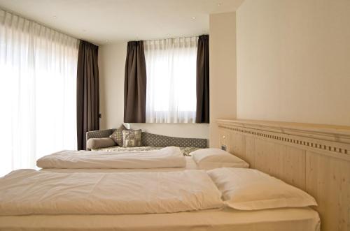 Superior Double or Twin Room image 10