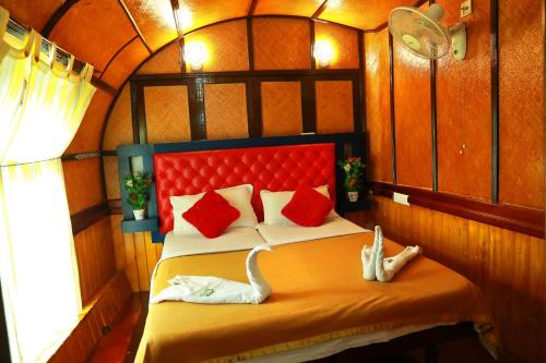 

Parvanethu Houseboats