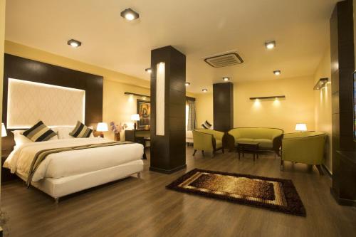 room detail thumbnail 0