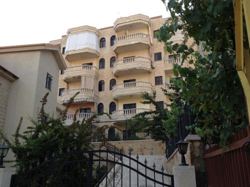 Vista Exterior, Wonderful Apartment in Bhamdoun
