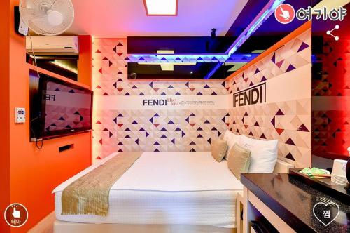 Jinju GnG Motel Set in a prime location of Jinju-si, GnG Motel puts everything the city has to offer just outside your doorstep. The hotel offers guests a range of services and amenities designed to provide comfort a