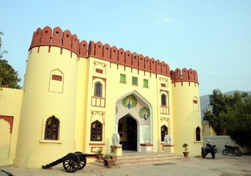 Sajjan Bagh A-Heritage Resort