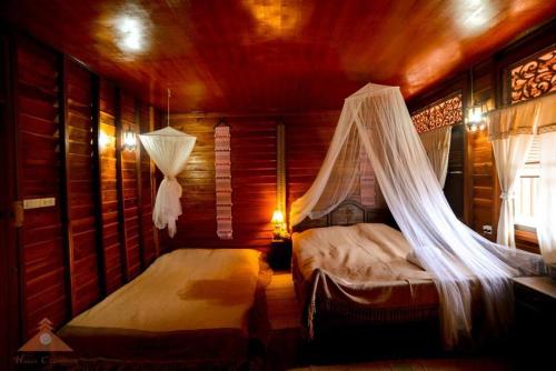 Huen Jam Rat Room Type - Family Room