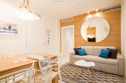 Metropol Ceccarini Suite - image 5