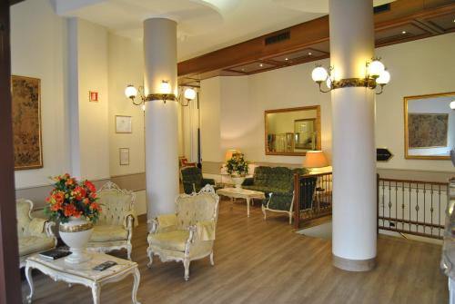 Mokinba Hotels King - image 3