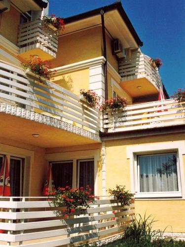 Apartman Bella Hotel - image 4