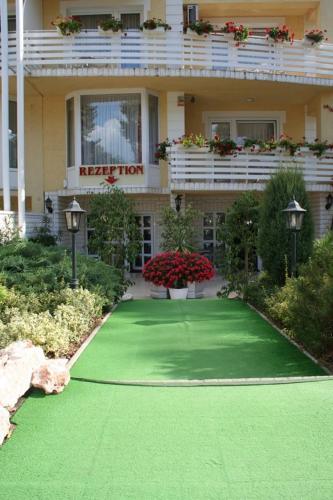 Apartman Bella Hotel - image 5