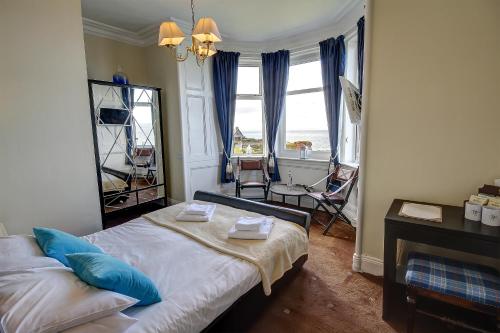 Bayswell Park Hotel - image 3