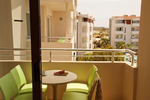 Side Resort Hotel - image 4