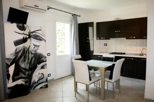Studio Apartment image 8