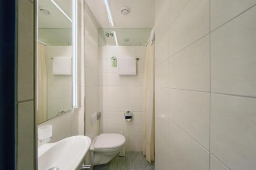 Economy Single Room image 4