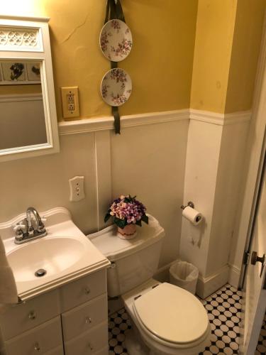 Penley House Bed & Breakfast – Auburn, ME