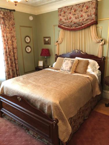 Penley House Bed & Breakfast – Auburn, ME