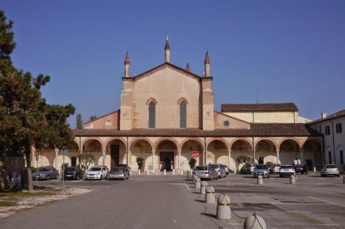Tuvākā izklaides vieta, Foresteria Borgo Delle Grazie in Curtatone
