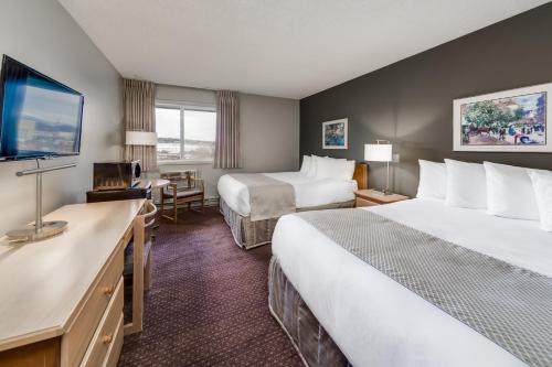 2 queen beds