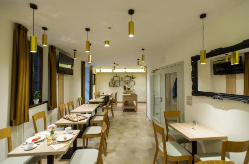 餐飲服務, 加爾尼城堡大橋飯店 (Garni hotel Castle Bridge) in 捷克克魯姆洛夫