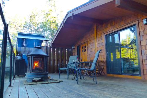 Handsome Dan's Vacation Cottage Rentals in Port Renfrew, Canada