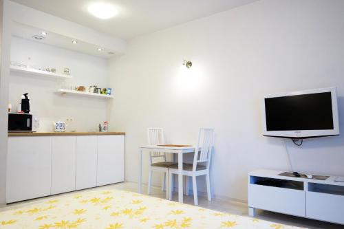 . White Dream Apartment