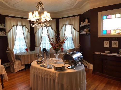 Penley House Bed & Breakfast – Auburn, ME