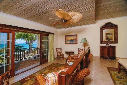 117724833 Bequia Beach Hotel - Luxury Boutique Resort