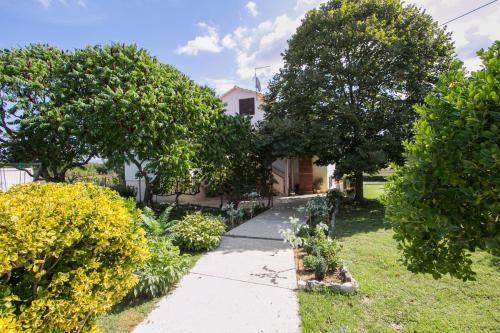  Apartment Vesna, Unterkunft in Zadar