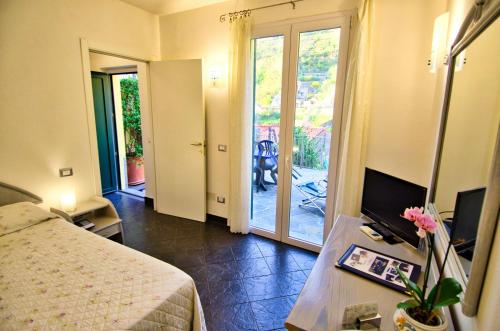 Cinqueterre Residence - image 7