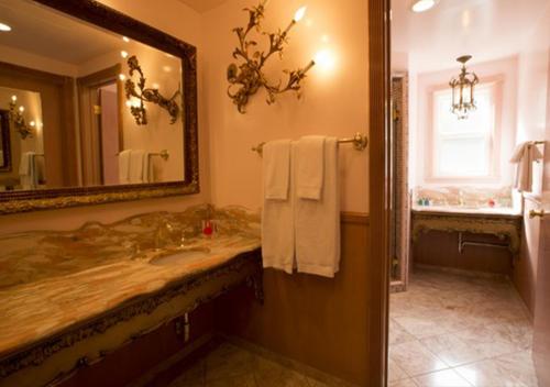 117734521 Madonna Inn