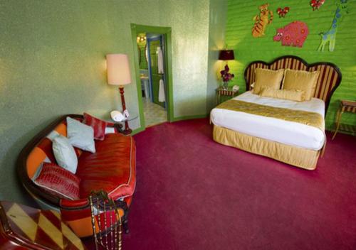 117734718 Madonna Inn