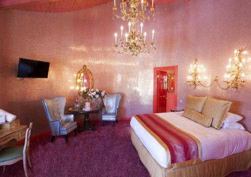 117735145 Madonna Inn