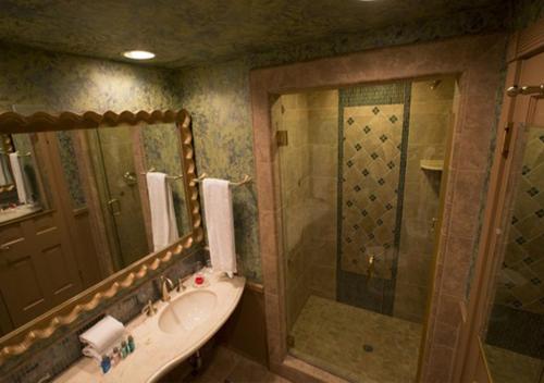 117735339 Madonna Inn