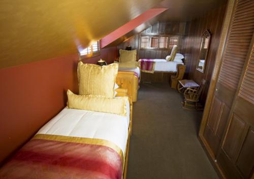 117735495 Madonna Inn