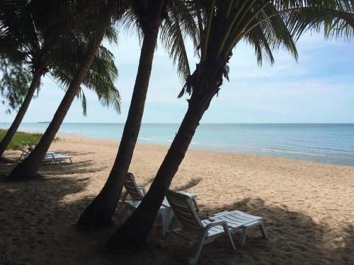 Beach, Bayview Beach Resort Baan Grood in Tab Sakae
