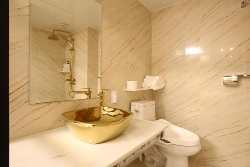 Guri Cello Hotel