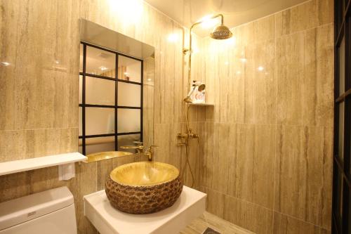 Guri Cello Hotel