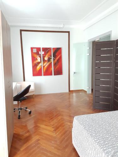  Errathens Pine Red and Taupe - Athens Center in Athen