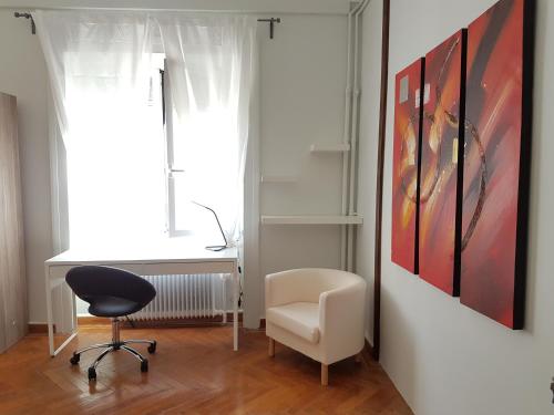  Errathens Pine Red and Taupe - Athens Center in Athen
