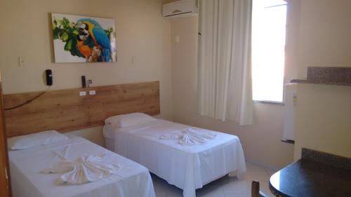 Twin Room image 3