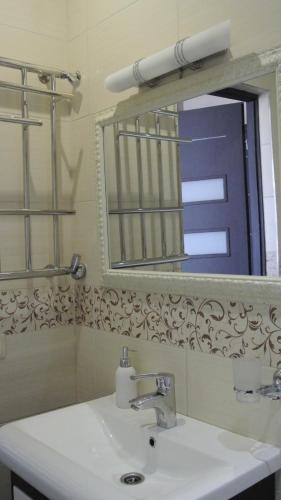 Panoramic view apartment Poznyaky - image 4