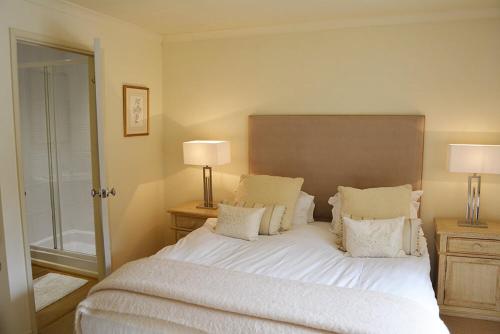 Mews Cottage - image 14
