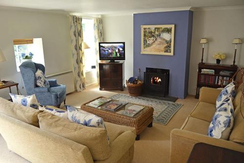Mews Cottage - image 11