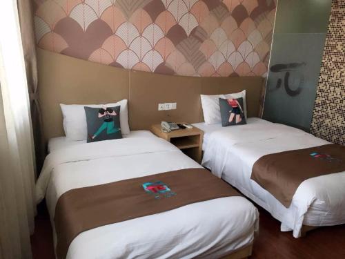 Pai Hotel Guiyang Fountain Modern Capital Stop at Pai Hotel Guiyang Fountain Modern Capital to discover the wonders of Guiyang. Offering a variety of facilities and services, the property provides all you need for a good nights sleep. Servic