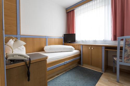 1 twin bed