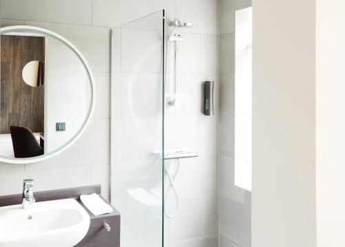 Fosshotel Husavik - image 8