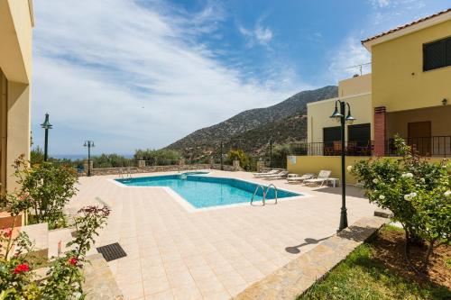  Argyro Villa, sea side retreat! in Vlikhádha