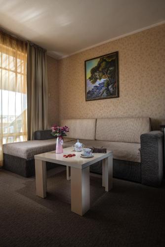 Flagman Hotel - image 6