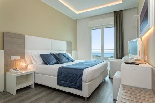 Deluxe Double or Twin Room with Sea View