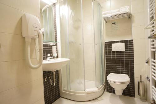 Hotel Calypso - image 11